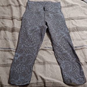 NWOT Train time crops